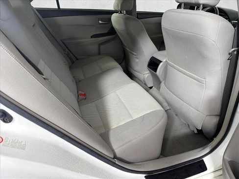 Used 2017 Toyota Camry LE FWD image 15