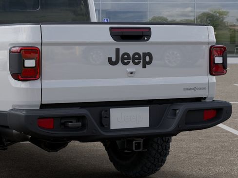 New 2025 Jeep Gladiator Sport AWD/4WD image 13