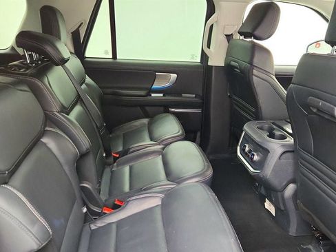 Used 2025 Ford Expedition Max Platinum image 22