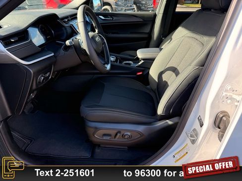 New 2025 Jeep Grand Cherokee Laredo X w/ Luxury Tech Group I image 7