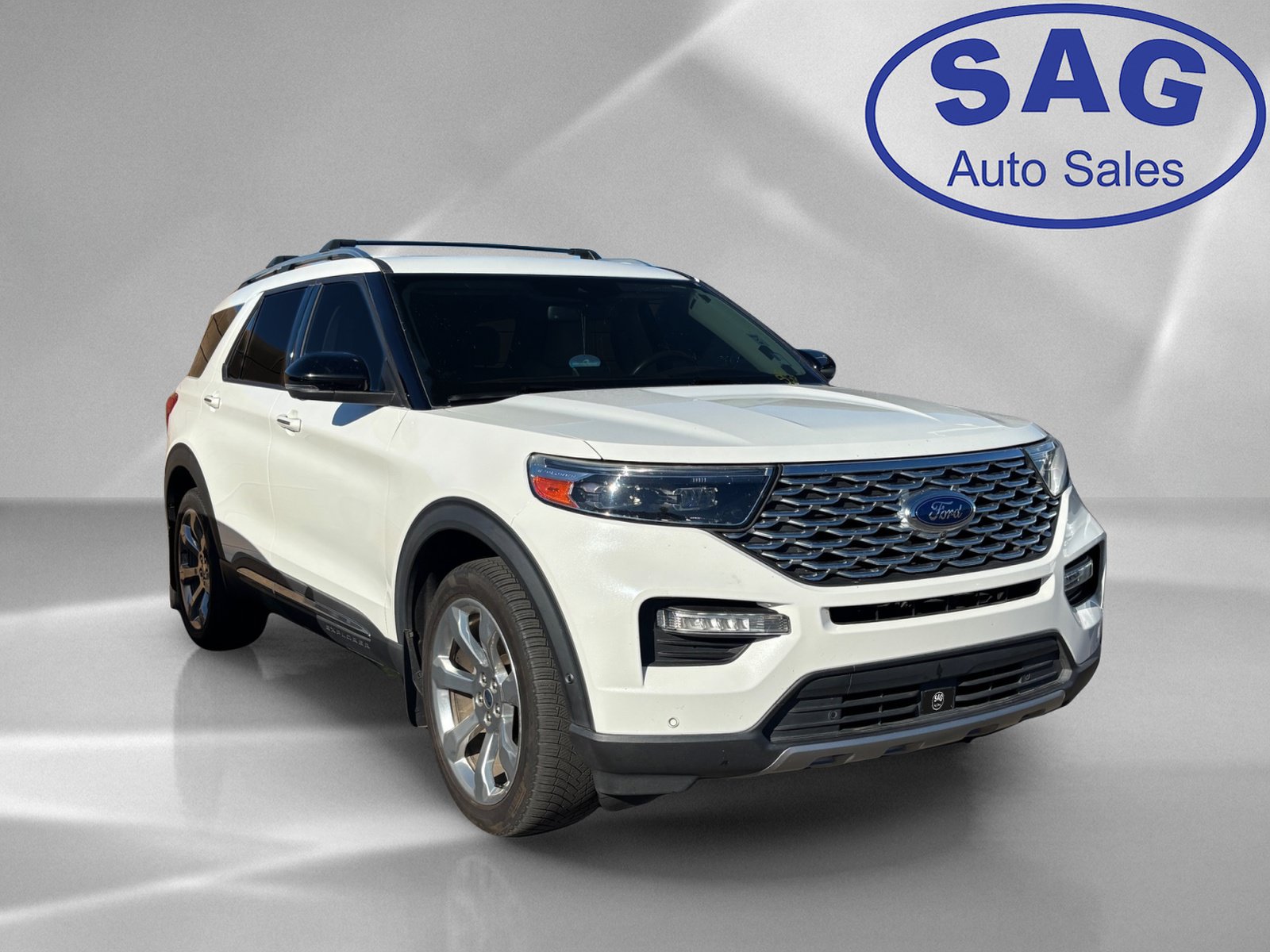 Used 2020 Ford Explorer Platinum w/ Premium Technology Package AWD/4WD image 2