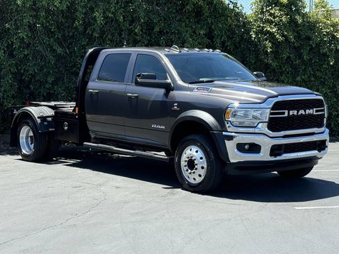Used 2021 RAM 5500 Tradesman w/ Chrome Appearance Group AWD/4WD image 3