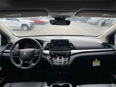 New 2026 Honda Odyssey Touring image 10