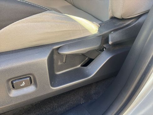 Used 2025 Toyota Tacoma TRD Off-Road image 23