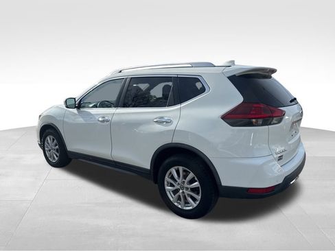 Used 2020 Nissan Rogue SV image 3
