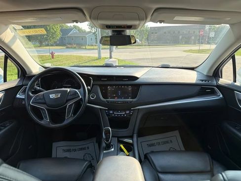 Used 2018 Cadillac XT5 Premium Luxury w/ Driver Assist Package AWD/4WD image 13