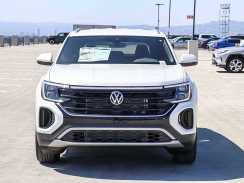 New 2026 Volkswagen Atlas Cross Sport SE AWD/4WD image 2