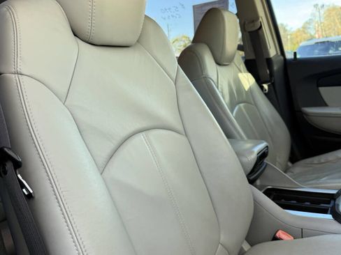 Used 2009 GMC Acadia SLT image 32