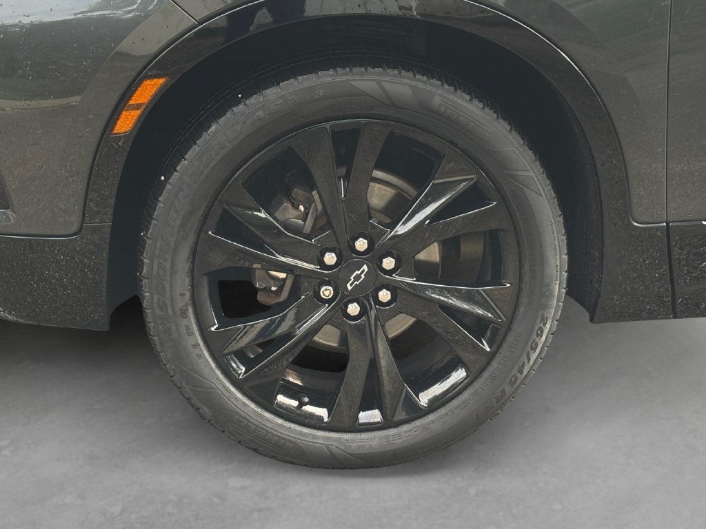 Used 2019 Chevrolet Blazer RS w/ Sun and Wheels Package FWD image 9