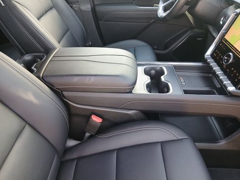 Used 2025 GMC Acadia Elevation w/ Elevation Premium Package AWD/4WD image 76