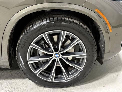 Used 2024 BMW X5 xDrive40i w/ M Sport Package AWD/4WD image 40