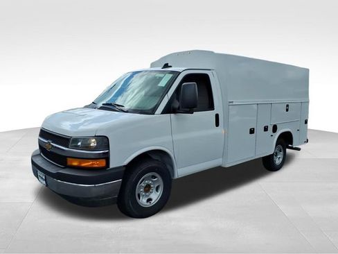 New 2026 Chevrolet Express 3500 w/ Power Convenience Package RWD image 4
