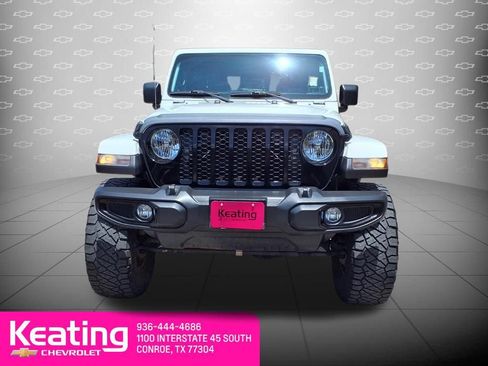 Used 2022 Jeep Gladiator Sport AWD/4WD image 3