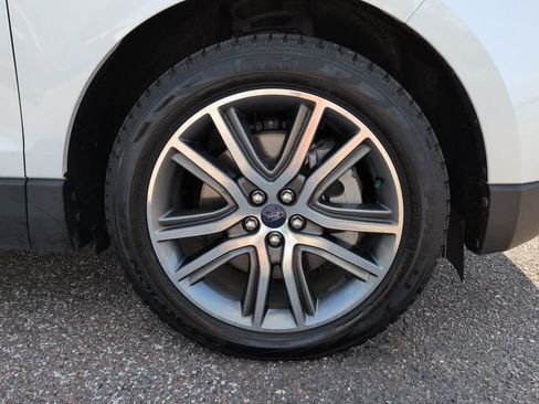 Used 2021 Ford Edge Titanium FWD image 11