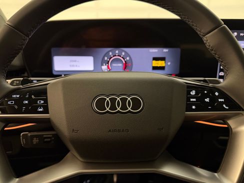 Used 2026 Audi Q3 quattro 2.0T w/ 20" Wheel Package AWD/4WD image 11