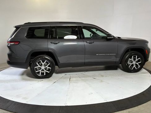 Certified 2025 Jeep Grand Cherokee L Limited w/ Trailer Tow Package AWD/4WD image 8