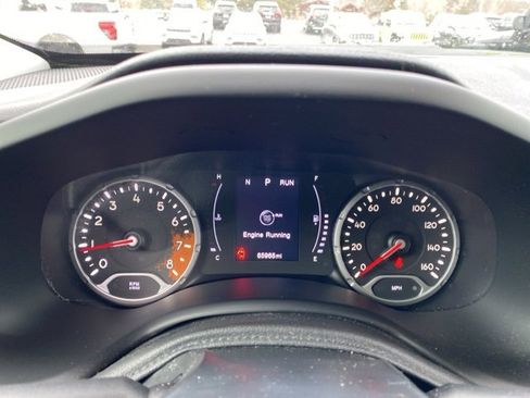 Certified 2017 Jeep Renegade Latitude w/ Cold Weather Group image 21