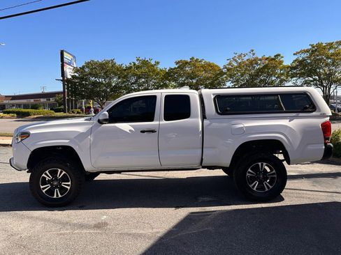 Used 2020 Toyota Tacoma SR RWD image 7
