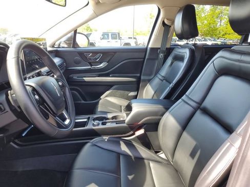 Certified 2023 Lincoln Corsair AWD image 9