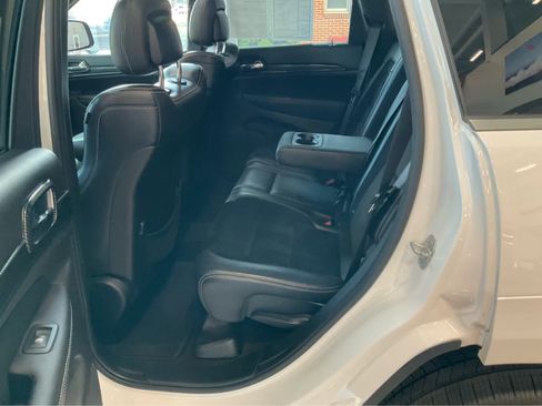 Used 2015 Jeep Grand Cherokee SRT AWD/4WD image 19