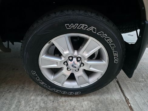 Used 2013 Ford F150 Lariat w/ Mid Equipment Group image 27