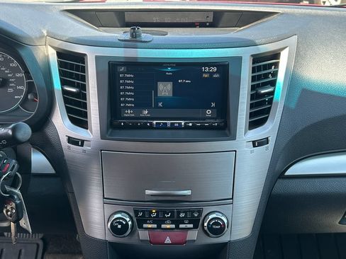 Used 2014 Subaru Outback 2.5i Premium w/ Accessory Value Package (OYZ) AWD/4WD image 14