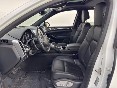 Used 2014 Porsche Cayenne image 16