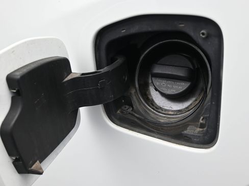 Used 2024 Nissan Frontier S w/ Technology Package image 15