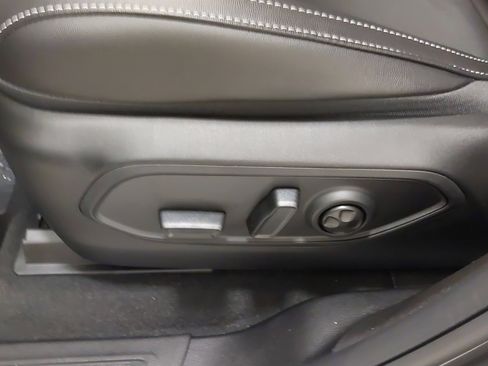 New 2025 Jeep Grand Cherokee 4WD image 37