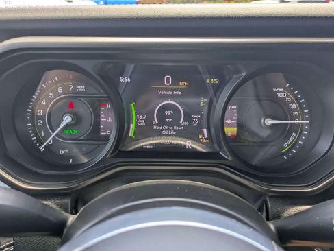Used 2024 Jeep Wrangler Unlimited Sahara AWD/4WD image 24