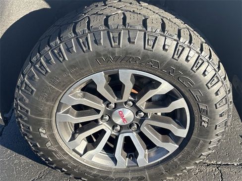 Certified 2021 GMC Sierra 1500 AT4 image 31