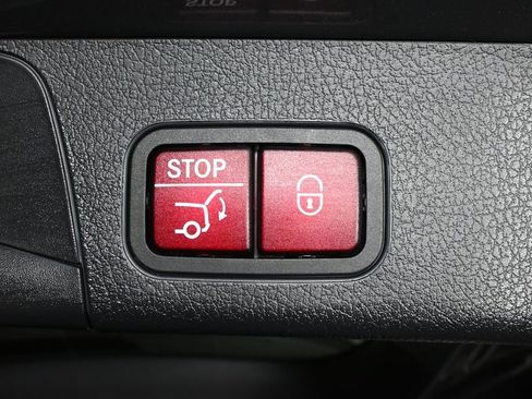 Certified 2021 Mercedes-Benz GLB 250 image 31