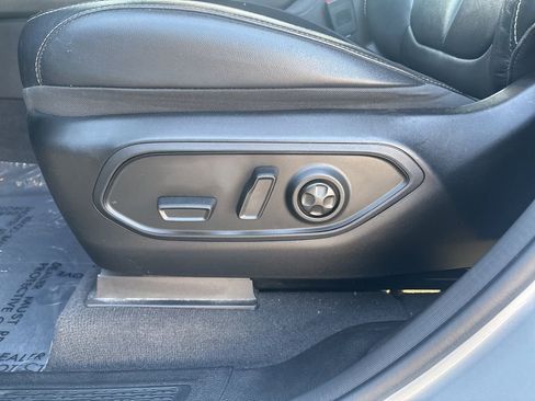 Used 2022 Jeep Grand Cherokee L Limited image 17