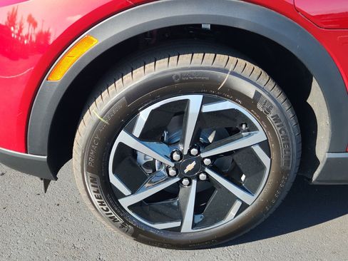 New 2026 Chevrolet Equinox EV LT image 4