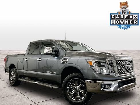 Used 2018 Nissan Titan SL w/ Chrome Package AWD/4WD image 2