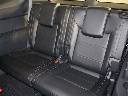 Used 2021 Volkswagen Atlas SE image 16