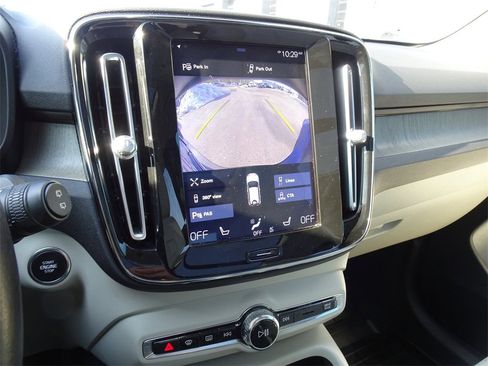 Used 2019 Volvo XC40 T5 Inscription image 18