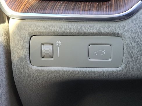 Used 2019 Volvo XC60 T6 Inscription w/ Protection Package Premier image 23