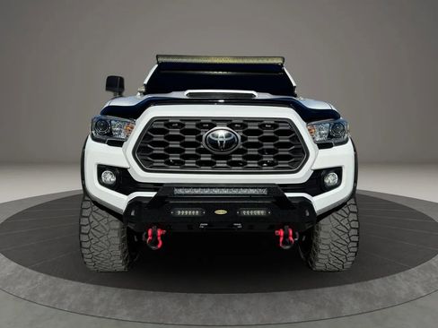 Used 2021 Toyota Tacoma TRD Sport w/ Technology Package image 3