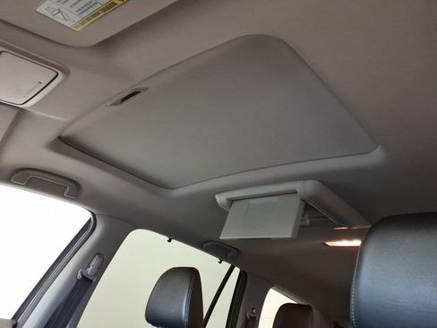 Used 2016 Honda Pilot Touring image 23