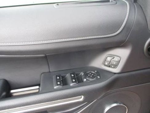 Used 2024 Ford Expedition XLT image 19