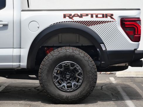 Used 2025 Ford F150 Raptor AWD/4WD image 56