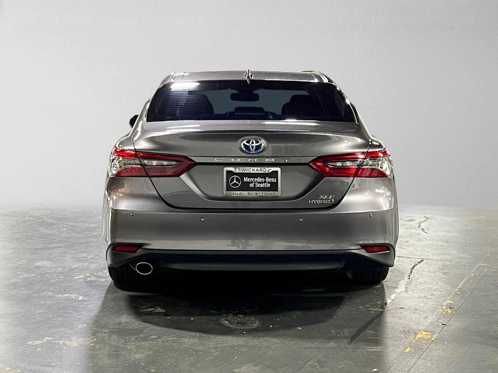 Used 2023 Toyota Camry XLE w/ Navigation Package FWD image 4