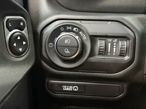 Used 2021 Jeep Gladiator Overland AWD/4WD image 28