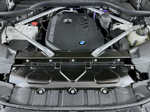 Used 2025 BMW X5 xDrive40i w/ Parking Assistance Package image 34