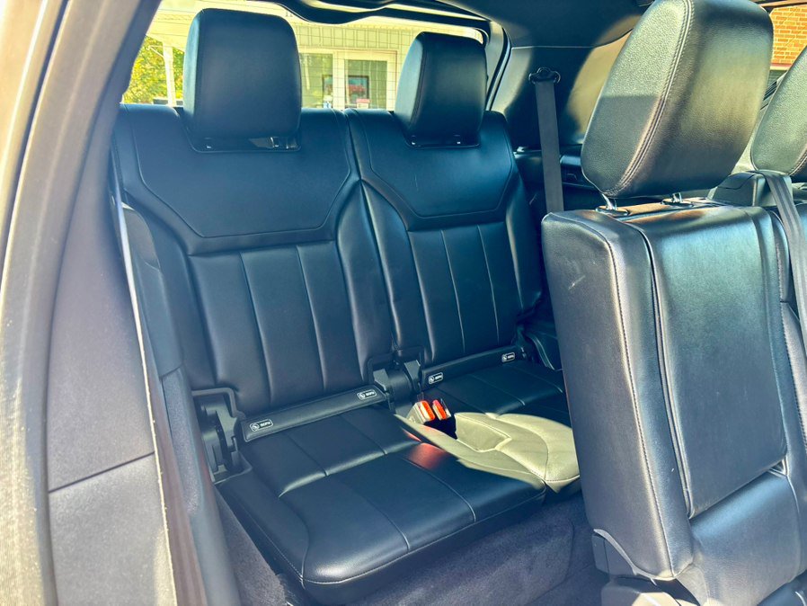 Used 2018 Land Rover Discovery HSE AWD/4WD image 18