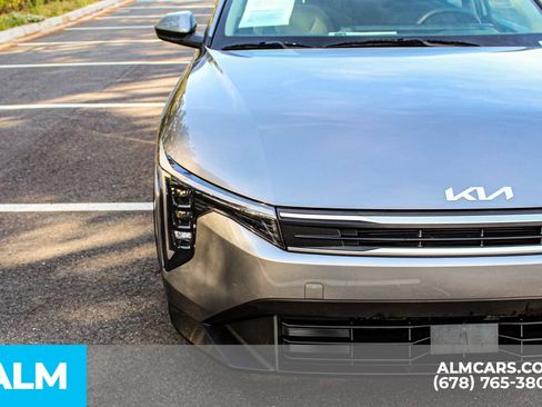 Used 2025 Kia K4 FWD image 11
