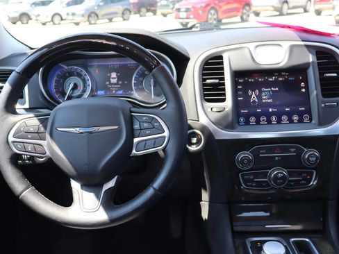 Used 2017 Chrysler 300 C AWD/4WD image 13