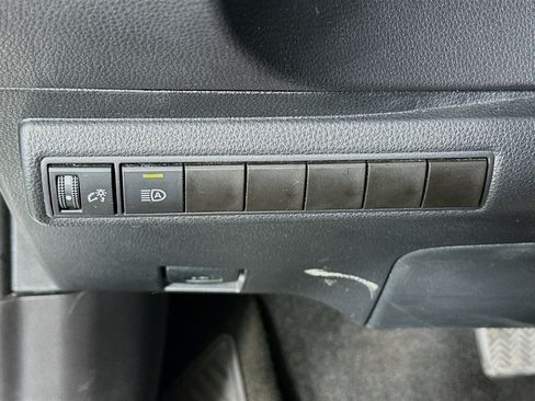 Used 2023 Toyota Corolla LE FWD image 17