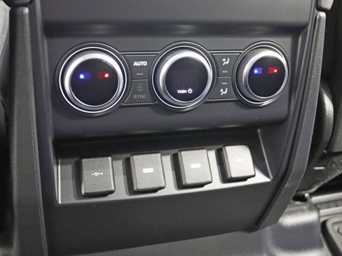 Used 2020 Land Rover Defender 110 First Edition image 27
